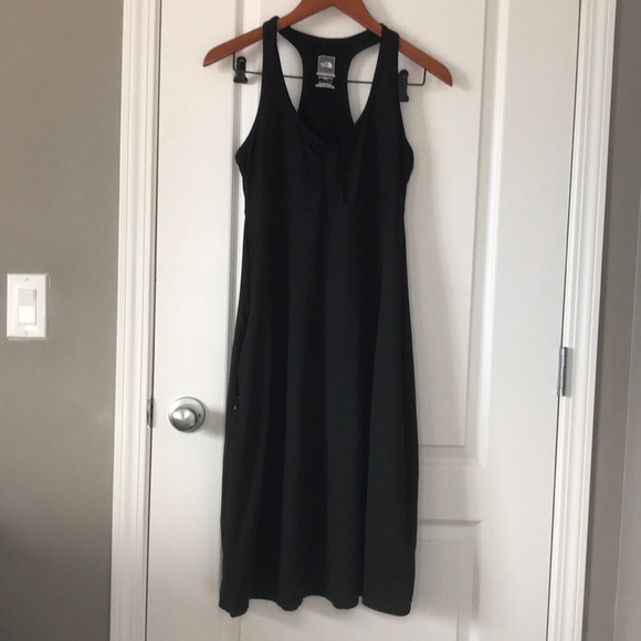 The north face black dress with built in sports bra and pockets - Picture 1 of 3